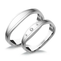 UH211B KARIKAGYŰRŰ GYÉMÁNT KÖVEKKEL